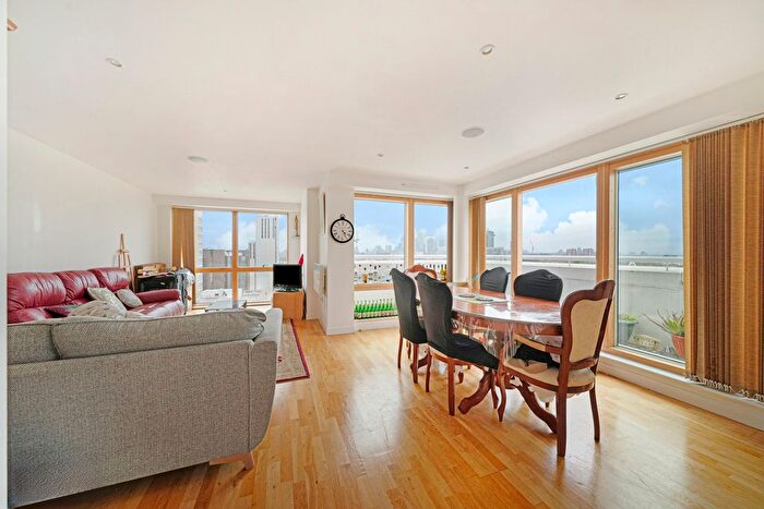 3 Bedroom Flat To Rent In Metro Central Heights, Newington Causeway, SE1