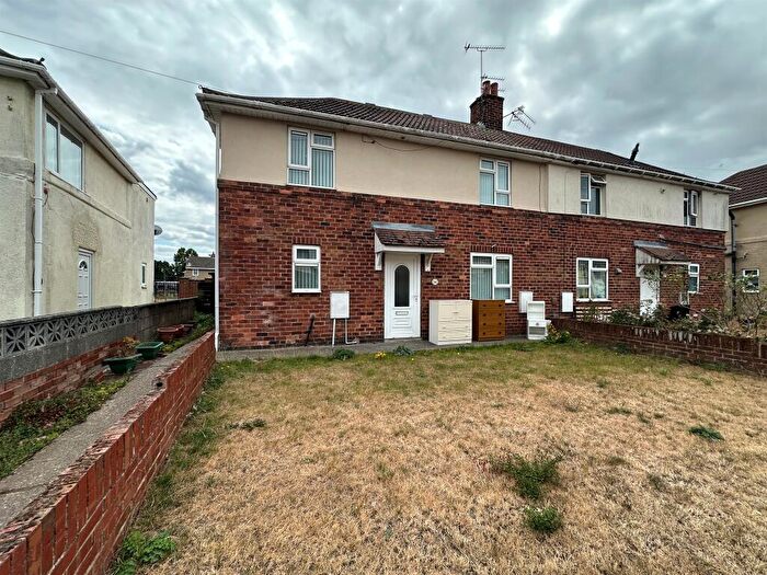 3 Bedroom Terraced House For Sale In Allenby Crescent, New Rossington, Doncaster, DN11