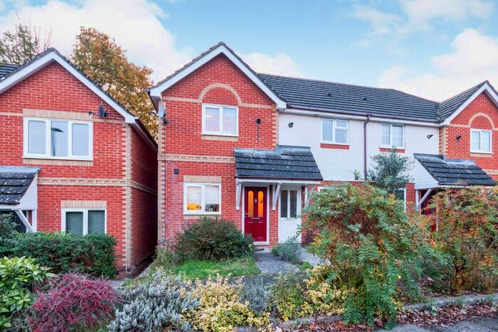 1 Bedroom Detached House To Rent In Davy Close, Wokingham, RG40