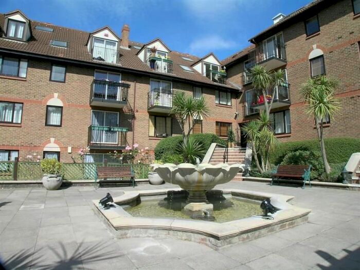 2 Bedroom Flat To Rent In Lansdowne Road, Purley, CR8