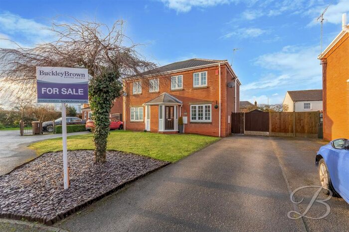 3 Bedroom Semi-Detached House For Sale In Greenfield Close, Edwinstowe, Mansfield, NG21