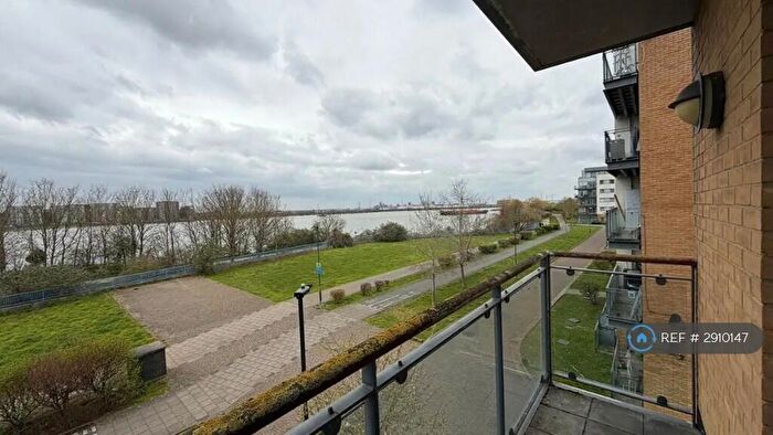 2 Bedroom Penthouse To Rent In London, London, SE28