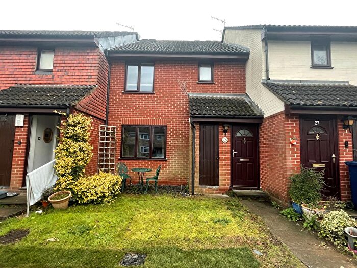 1 Bedroom Maisonette For Sale In Ladycross, Godalming, GU8