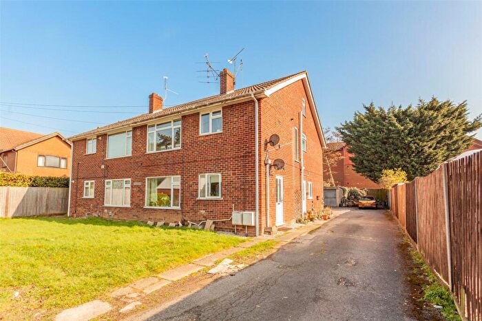2 Bedroom Maisonette For Sale In Sadlers Lane, Winnersh, Wokingham, RG41