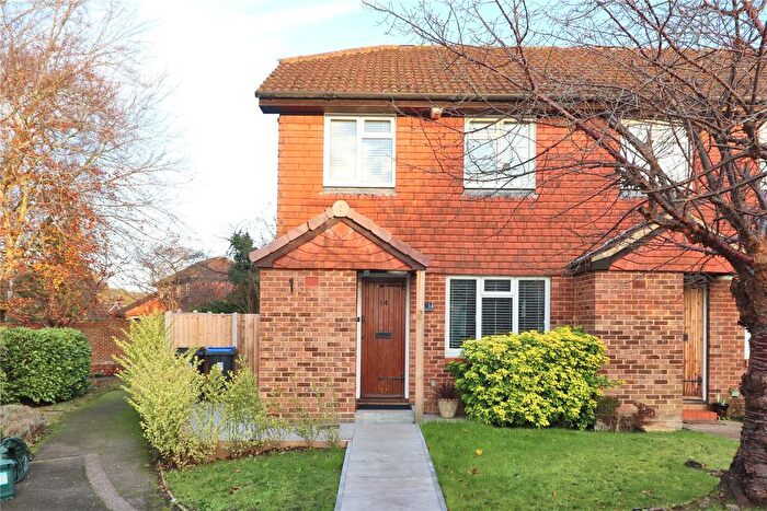 3 Bedroom End Terrace House For Sale In Woking, Surrey, GU21
