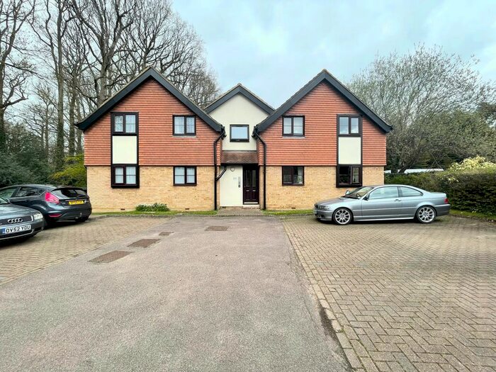 1 Bedroom Flat To Rent In Smallfield, Horley, Surrey, RH6