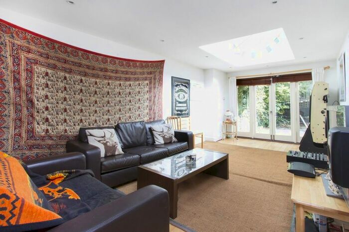 3 Bedroom Flat To Rent In Bonham Road, London, SW2