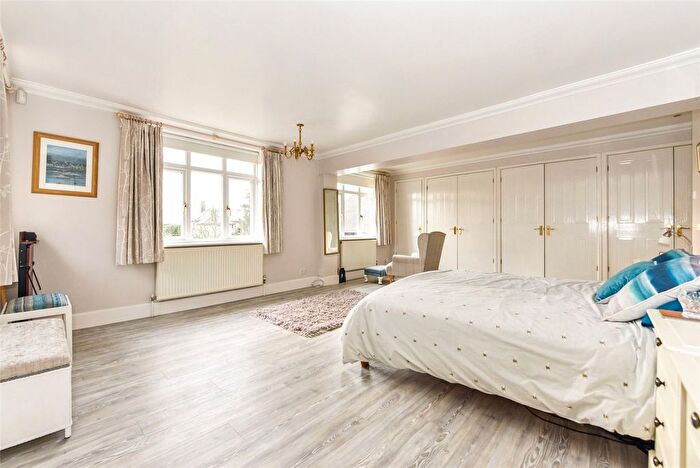 4 Bedroom Detached House For Sale In Warblington Road, Emsworth, Hampshire, PO10