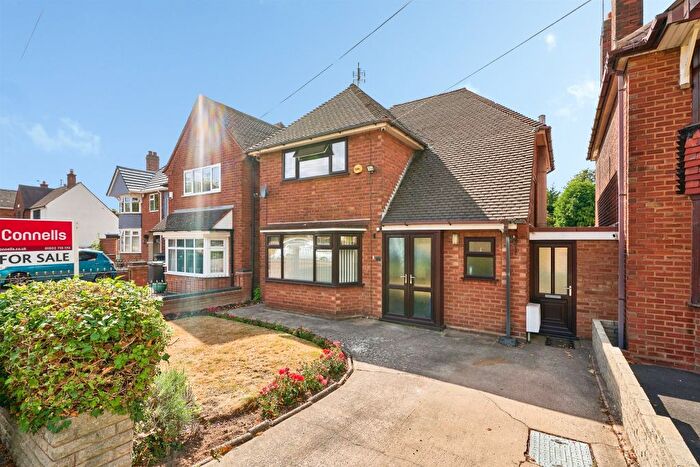 3 Bedroom Detached House For Sale In Central Avenue, Bilston, WV14