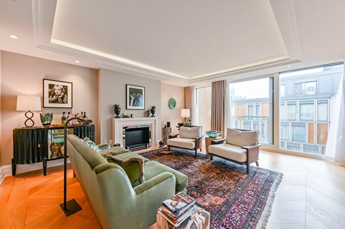 3 Bedroom Flat For Sale In Gladstone House, The Strand, London, WC2R - Photo 2