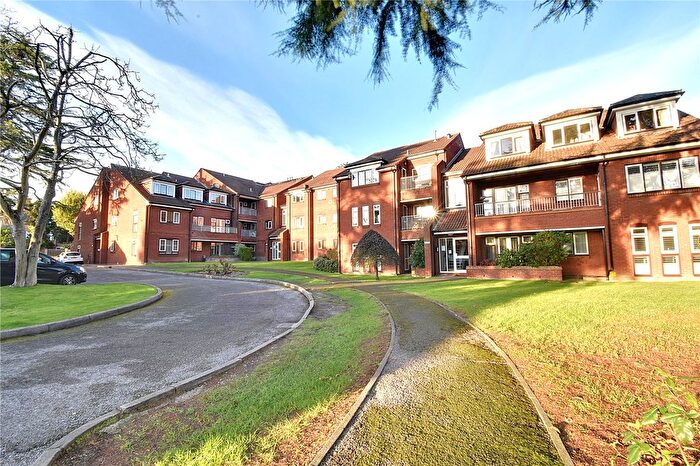 2 Bedroom Flat For Sale In Langley Road, Watford, Hertfordshire, WD17