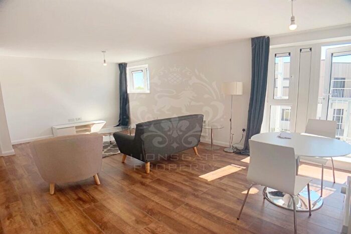 1 Bedroom Apartment For Sale In Stoke Road, Slough, Berkshire, SL2