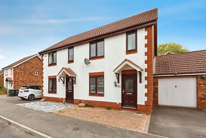 3 Bedroom Semi Detached House For Sale In Smithy Drive, Kingsnorth, Ashford, TN23