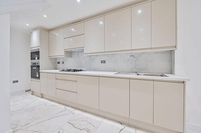 1 Bedroom Flat To Rent In Old Kent Road, Elephant And Castle, London, SE1