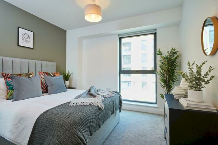 2 Bedroom Apartment To Rent In The Mint, Station View, Guildford, GU1