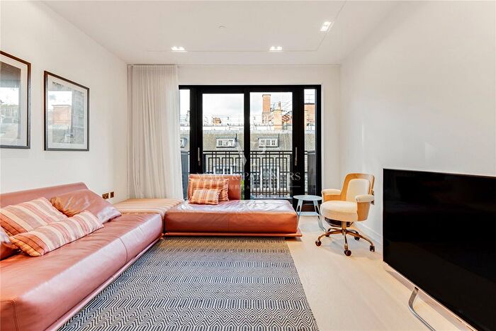 2 Bedroom Flat To Rent In Portugal Street, London, WC2A