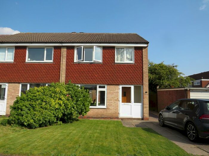 3 Bedroom Semi-Detached House To Rent In Barford Close, Sutton Coldfield, B76