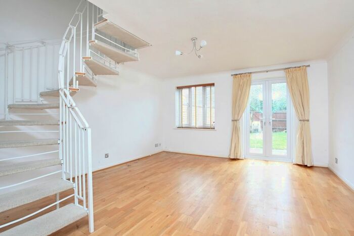 3 Bedroom Terraced House To Rent In Helston Lane, Windsor, SL4