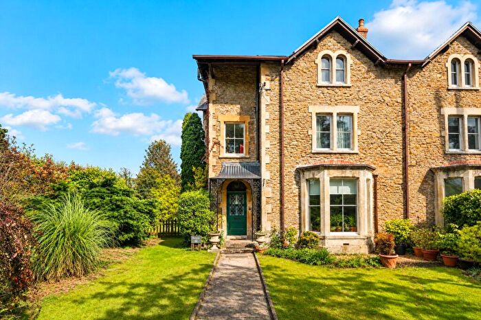 6 Bedroom Semi-Detached House For Sale In Bath Road, Frome, BA11