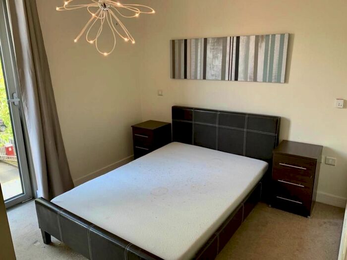 2 Bedroom Flat To Rent In Viva Apartments, Commercial Street, Birmingham, West Midlands, Rh, B1