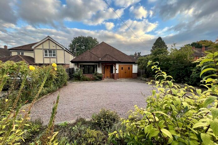 3 Bedroom Bungalow To Rent In Priests Lane, Shenfield, Brentwood, CM15