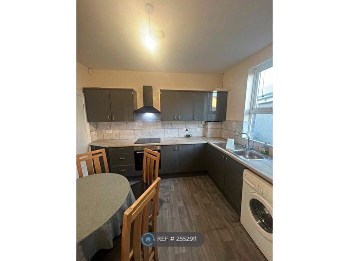4 Bedroom Terraced House To Rent In Sheffield, Sheffield, S8