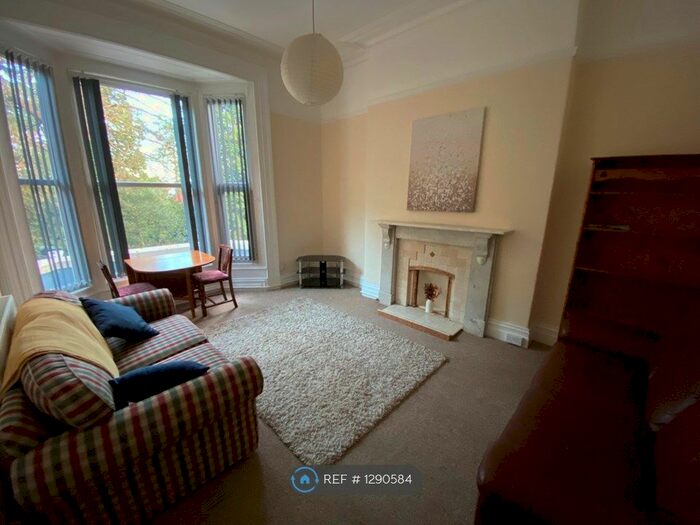1 Bedroom Flat To Rent In St James Gardens, Swansea SA1