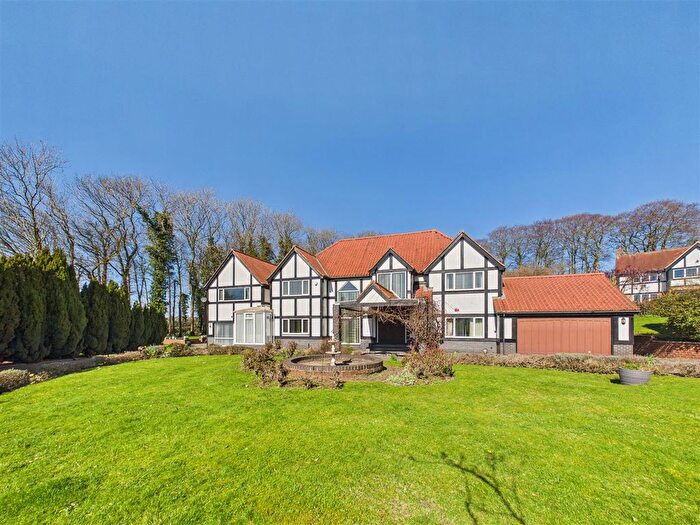 4 Bedroom Detached House For Sale In Croft Park, North Ferriby, HU14