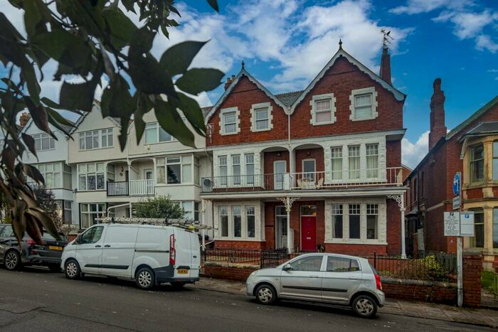 5 Bedroom Terraced House To Rent In The Parade, Barry, CF62