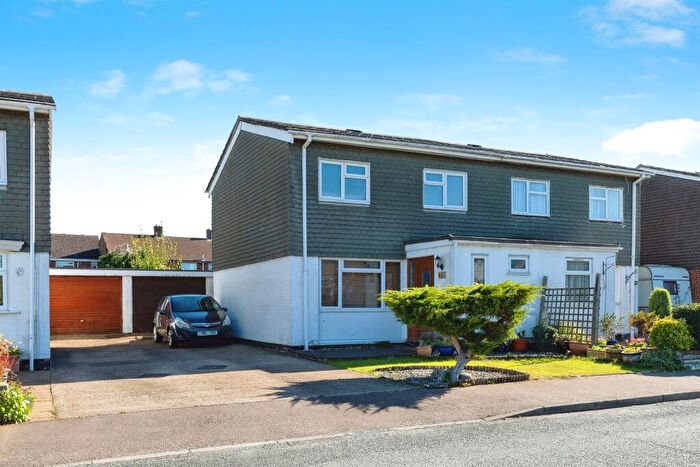 3 Bedroom Semi-Detached House For Sale In Romany Close, Letchworth Garden City, SG6