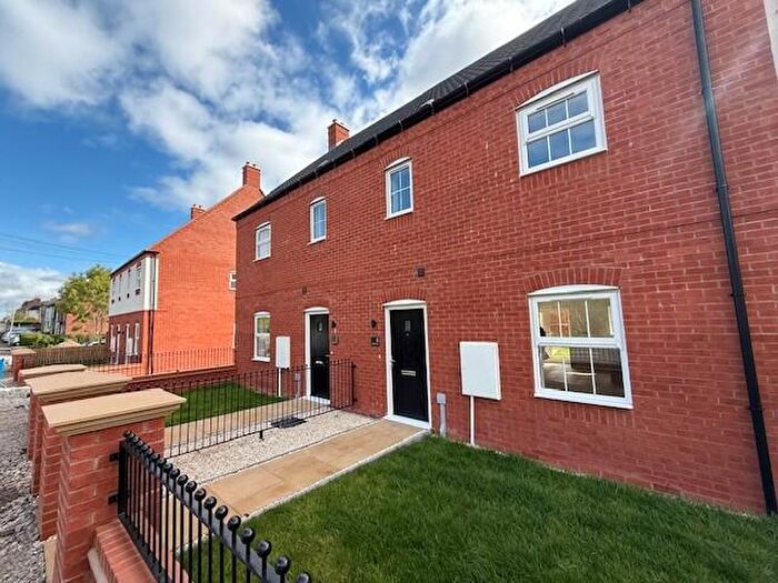 3 Bedroom Semi-Detached House To Rent In Lakeside Avenue, Albert Village, DE11