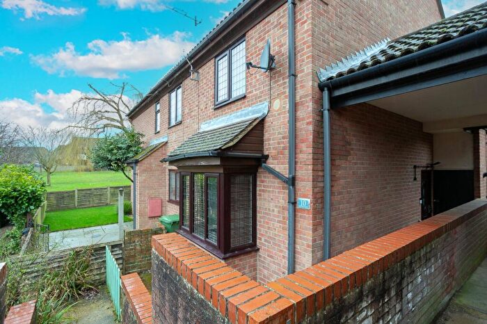 2 Bedroom End Of Terrace House To Rent In Rosewood Court, Hemel Hempstead, Hertfordshire, HP1