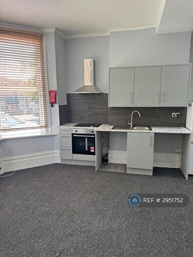Studio To Rent In Pembury Road, Westcliff-On-Sea, SS0