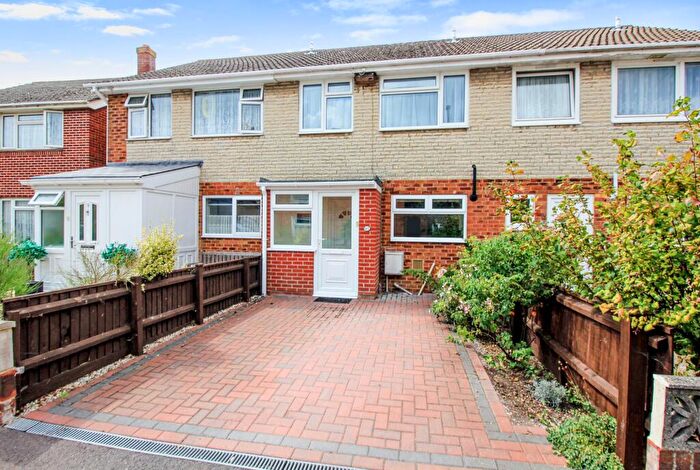 3 Bedroom Terraced House For Sale In Canada Road, Woolston, SO19