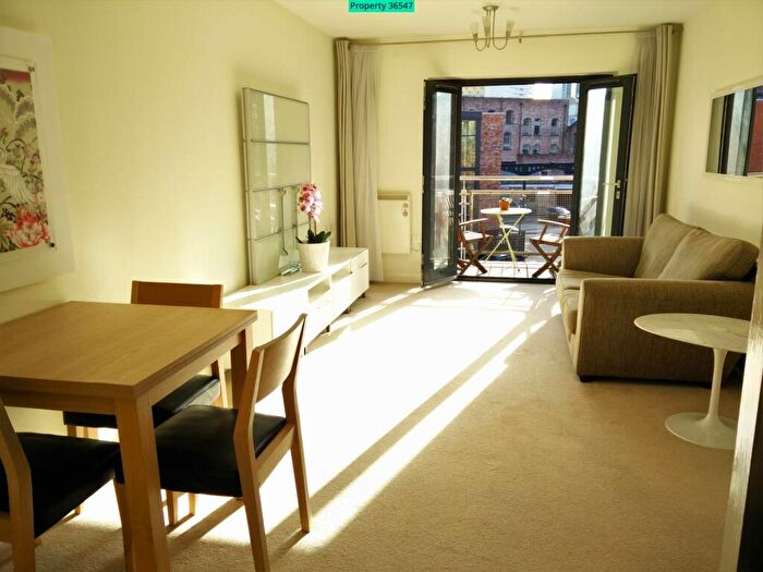 2 Bedroom Apartment To Rent In Newhall Court, George Street, Birmingham, B3