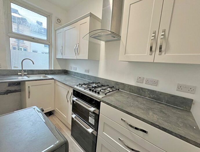 3 Bedroom Terraced House To Rent In Banstead Street East, Leeds, West Yorkshire, LS8