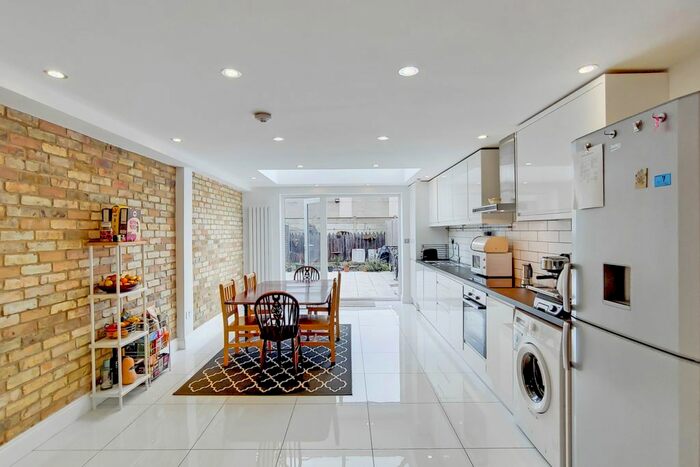 5 Bedroom Terraced House To Rent In Corporation Street, London E15