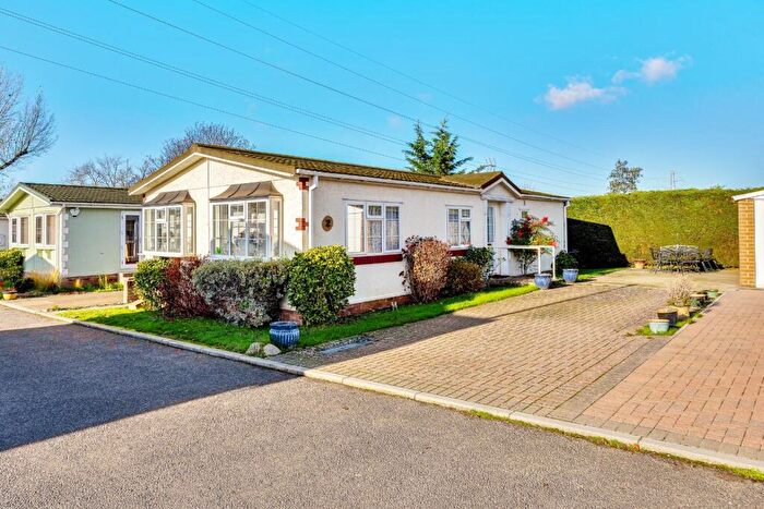 2 Bedroom Mobile Home For Sale In Rushbrooke Lane, Bury St. Edmunds, IP33