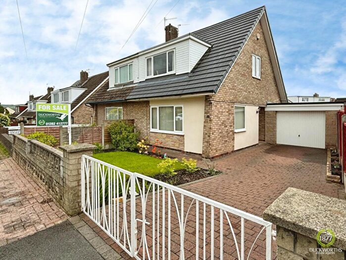3 Bedroom Semi Detached House For Sale In Leamington Avenue, Burnley, BB10