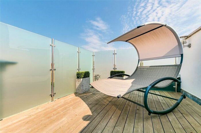 3 Bedroom Maisonette To Rent In Wandsworth Bridge Road, London, SW6