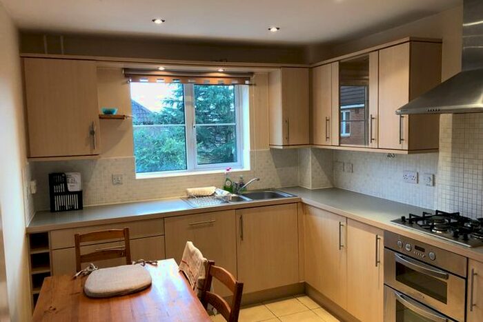 3 Bedroom Semi-Detached House To Rent In Montreal Avenue, Horfield, Bristol, BS7