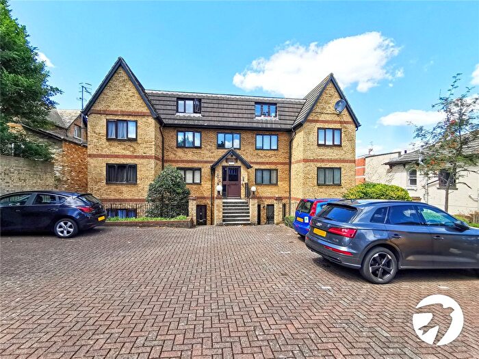 1 Bedroom Flat To Rent In Lower Park Road, Belvedere, DA17