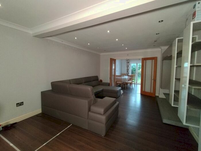 3 Bedroom End Of Terrace House To Rent In Stamford Road, London RM9