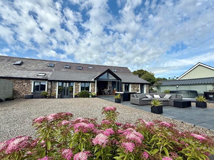 4 Bedroom Semi-Detached House For Sale In Trapp, Llandeilo, Carmarthenshire., SA19