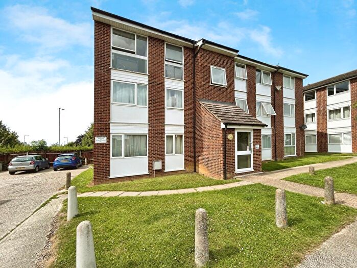 2 Bedroom Apartment To Rent In Lupin Drive, Chelmsford, CM1