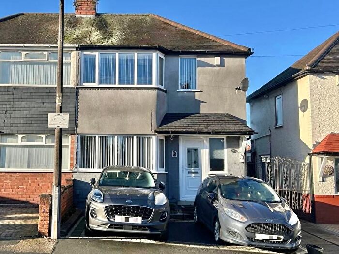 2 Bedroom Semi Detached House For Sale In Crockford Road, West Bromwich, West Midlands, B71