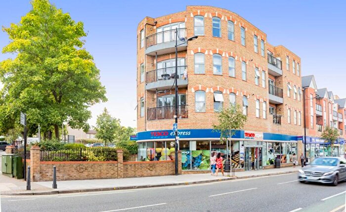 1 Bedroom Apartment To Rent In High Road, Woodford Green, Essex, IG8