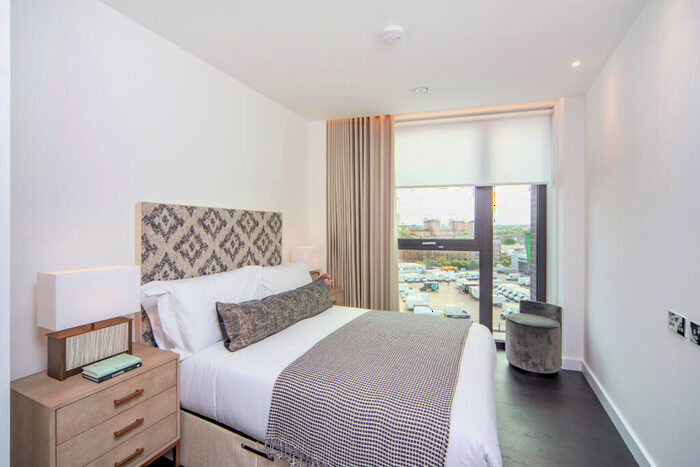 2 Bedroom Apartment To Rent In Thornes House, Nine Elms, London, SW11
