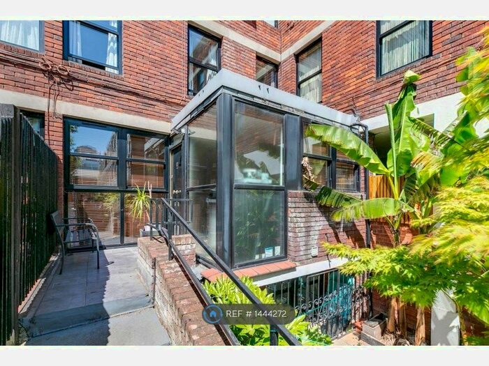 2 Bedroom Flat To Rent In Longleat House, London, SW1V