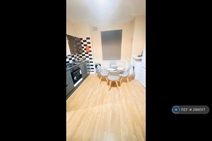 2 Bedroom Flat To Rent In Darnley Street, Gravesend, DA11